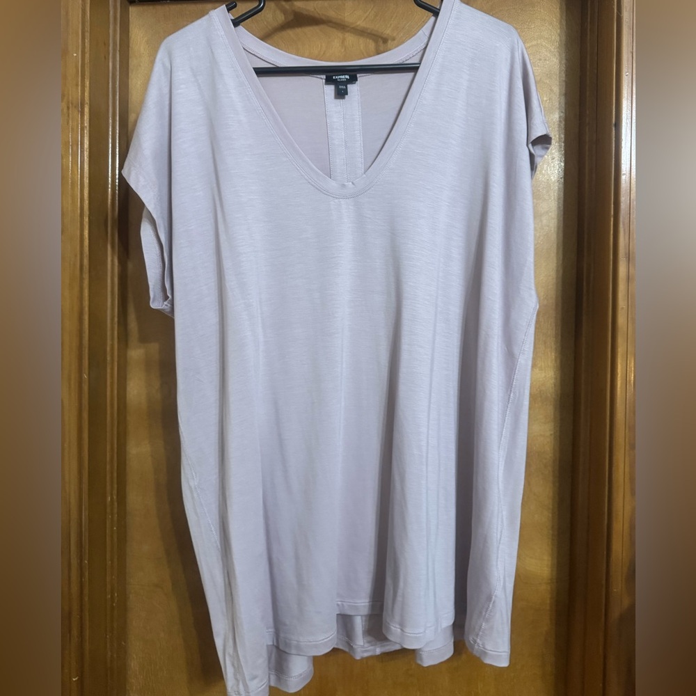 Express Women's Short Sleeve V-Neck Tee
